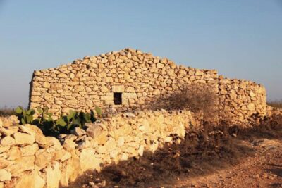 i tipici dammusi, vecchie costruzioni rurali © Lampedusa Pelagie