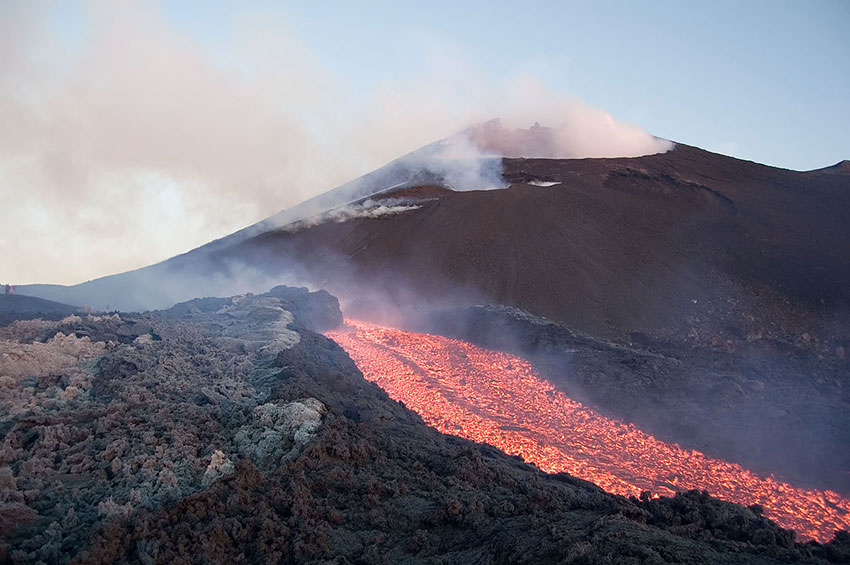 Vulcani l'Etna-in-eruzione