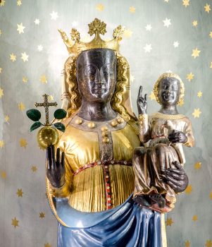  La statua della Madonna Nera