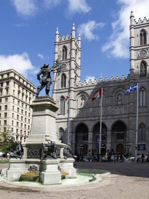  Monumento Maisonneuve nella Place d'Armes a Montreal Foto di 