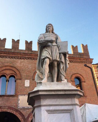 Cento, la statua del Guercino