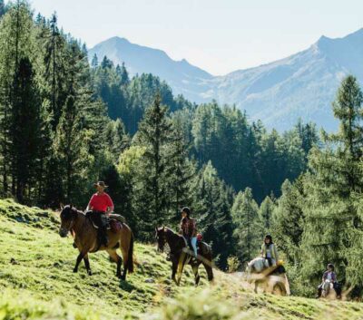 Dolomiti Trekking a cavallo nel parco dolomitico del Fanes