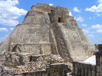 Yucatan Piramide a Uxmal
