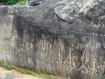 preistoria Pedra do Ingà coperta di petroglifi foto di Zelma_Brito