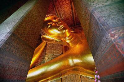Il Budda a riposo nel Wat Pho di Bangkok