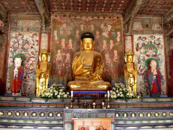 La statua di Buddha nel tempio di Bulguksa