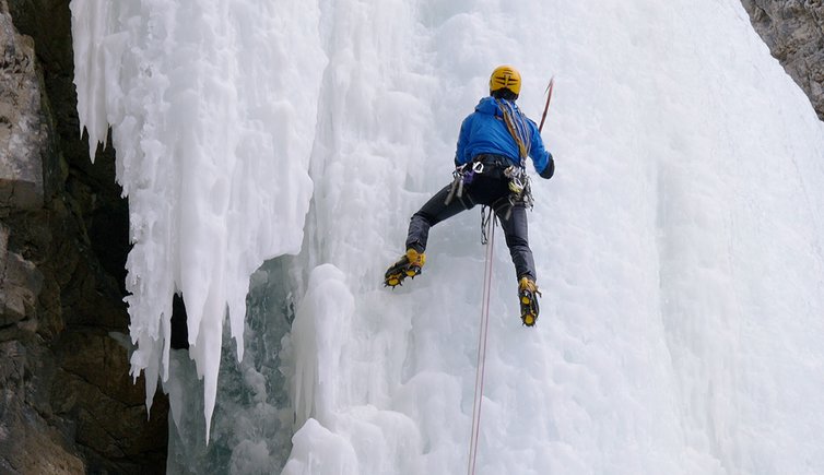 Eisklettern Arrampicata sul ghiaccio foto MF Peer