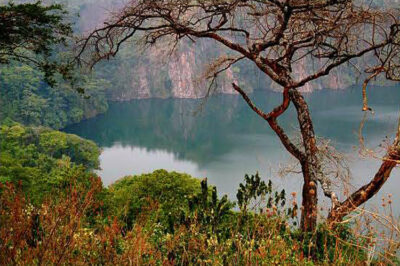 Uganda Lago vulcanico nell’area del Bunyaruguru (ph. © Aldo Pavan)