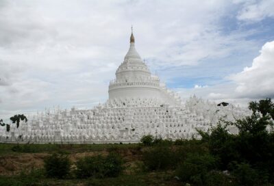 Sui sentieri dell’oppio Birmania tempio bianco Foto Diana Facile