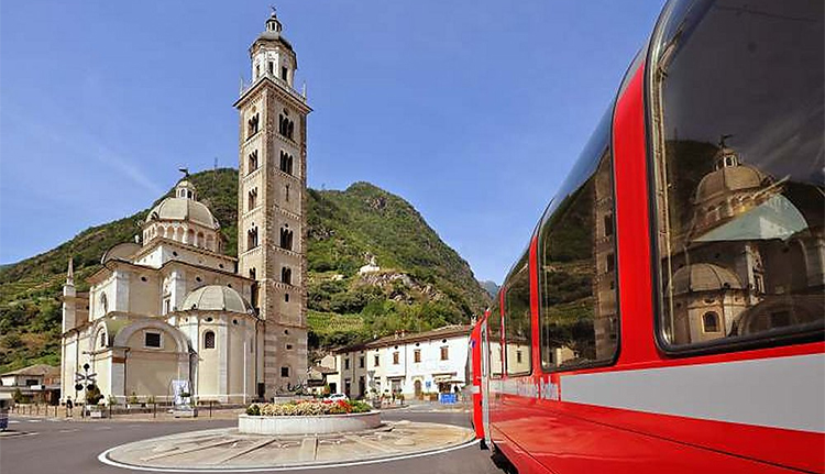 Trenino rosso Tirano-basilica-Madonna-e-trenino-rosso