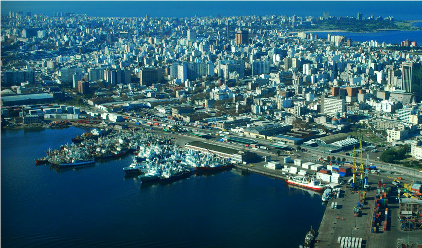 Montevideo, affacciata sul "fiume-mare"