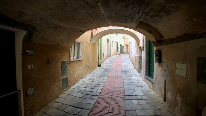 Toirano-il-borgo-medievale
