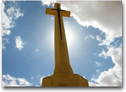 La grande croce nel Cimitero di Guerra Inglese e del Commonwealth