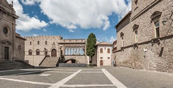 Palazzo_dei_Papi_Viterbo.jpg