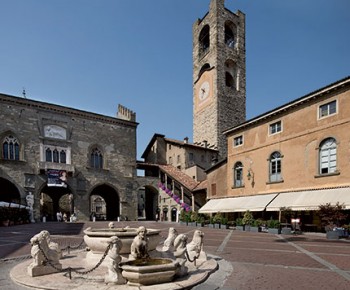 Piazza-Vecchia_ph-Marco-Mazzoleni_430.jpg