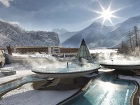 Aqua Dome: sci e benessere tra neve e terme