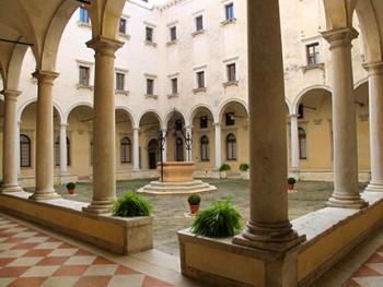 chiostro-san-salvador-venezia.jpg