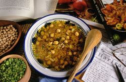 Marocco Un piatto di Harira, minestrone speziato con carne di montone (Foto: Nico Tondini)