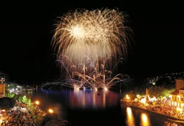 Agosto di fuochi e colori sul Lago d’ Orta