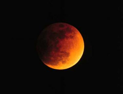 Luna rossa la notte del 15 giugno