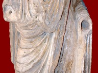 Lecce, ritrovata antica statua romana