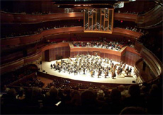 Philly La Philadelphia Orchestra mentre si esibisce al Kimmel Center (Foto: Eric Sellen)