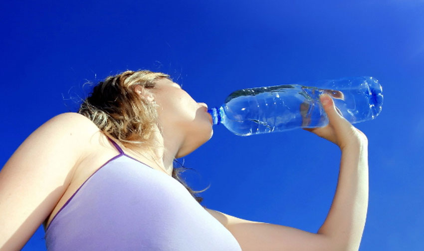 salute in estate bere molta acqua
