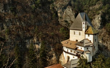 Trentino-Eremo-San-Romedio
