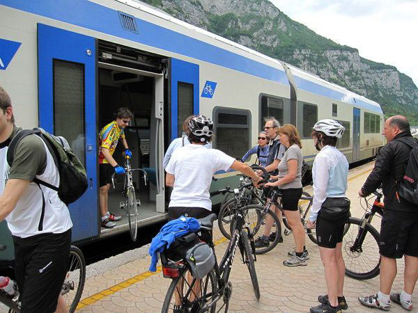 Stazioni ferroviarie più accessibili ai viaggiatori con bicicletta