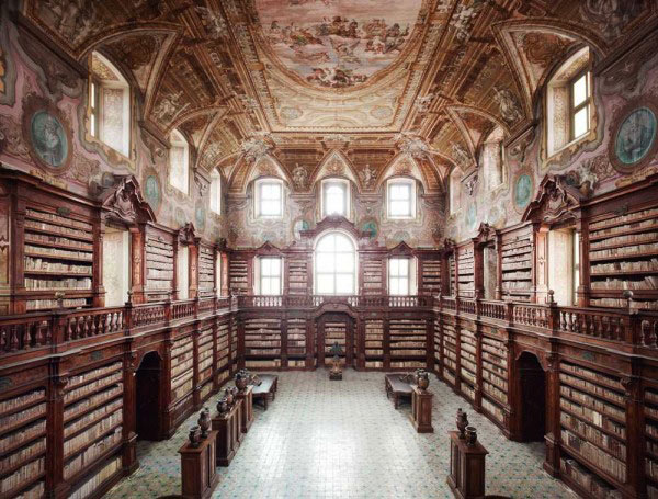 Napoli_Biblioteca-Girolamini