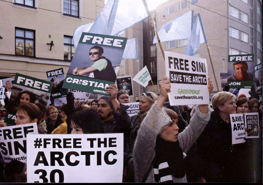 Greenpeace cortei protesta contro gli arresti