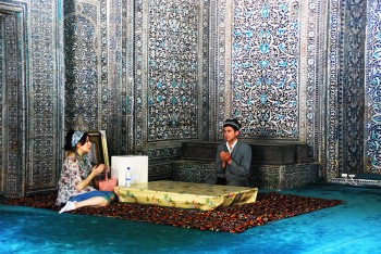 Uzbekistan Momento di preghiera in una moschea a Khiva © Micaela