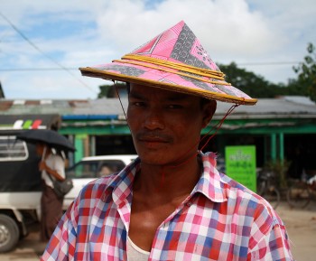 Yangon, copricapo tradizionale
