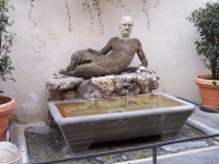 Roma, restaurata la Fontana del Babbuino