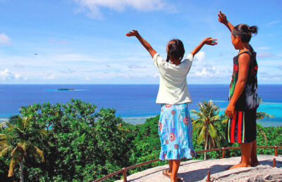 viaggiatore Micronesia, bambini sull'isola di Chuuk