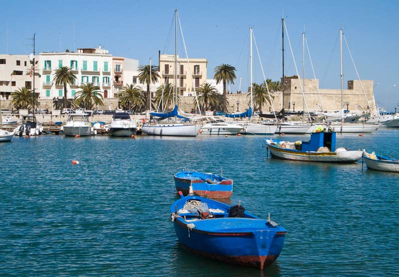 Puglia, porto di Bari