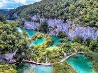 Veduta dall'alto dei laghi nel Parco naturale di Plitvice