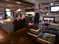 George Clooney nella sua casa a Los Angeles (foto da servizio realizzato per  Vanity Fair)