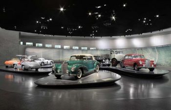 07-Mercedes-Benz_Museum_Legend-4_c_Daimler_AG