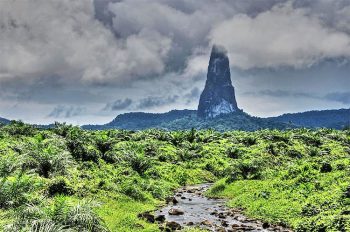 Isole sao-tome-principe-il-pico-cao-grande