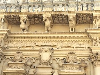 Barocco Chiesa-di-Santa-Croce pietra leccese particolare