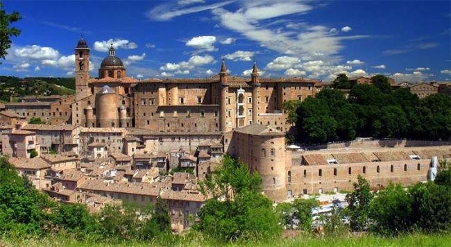 Urbino con vista Palazzo Ducale