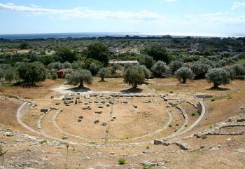 Calabria grecanica Locri-Epizefiri-area-archeologica-teatro greco