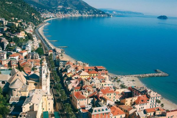 Viaggiare In Treno Alla Scoperta Dei Borghi Più Belli D'Italia