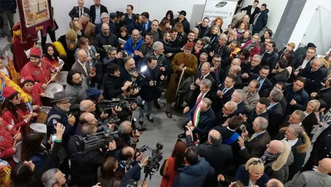 Il sindaco di Fermo Paolo Calcinaro inaugura Tipicità 2018 (Foto: P. Ricciardi © Mondointasca)