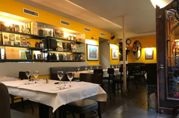 Grenoble interno-del-Café-de-la-Table-Ronde,-oggi-anche-ristorante