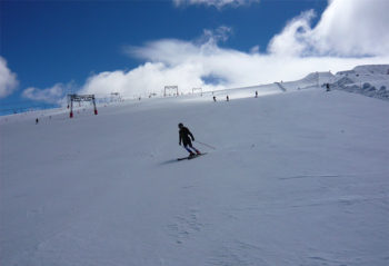 les 2 Alpes sciare sul ghiacciaio-®hhospital