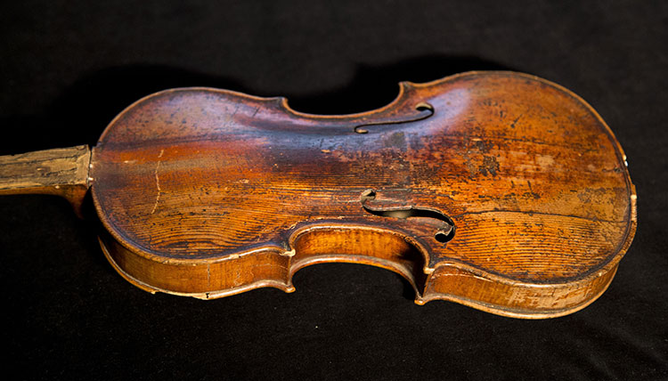 Violino Piccolo Storioni-Fondazione_Bracco_autore_Aedo