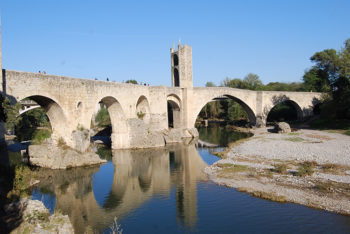 Besalú, ponte fortificato (foto: P. Ricciardi © Mondointasca.it)