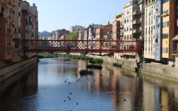 Girona, ponti e case sul fiume Onyar (foto: P. Ricciardi © Mondointasca.it)